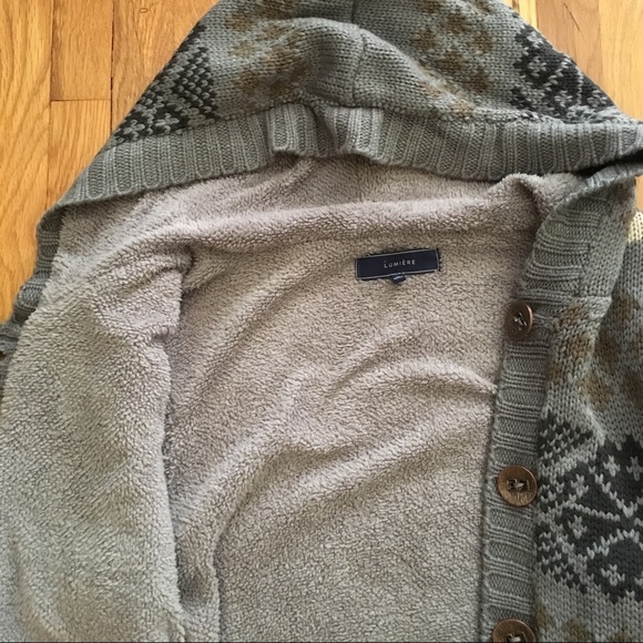 NWOT Grey Hooded Sweater/Jacket - VERY WARM! - Picture 4 of 8